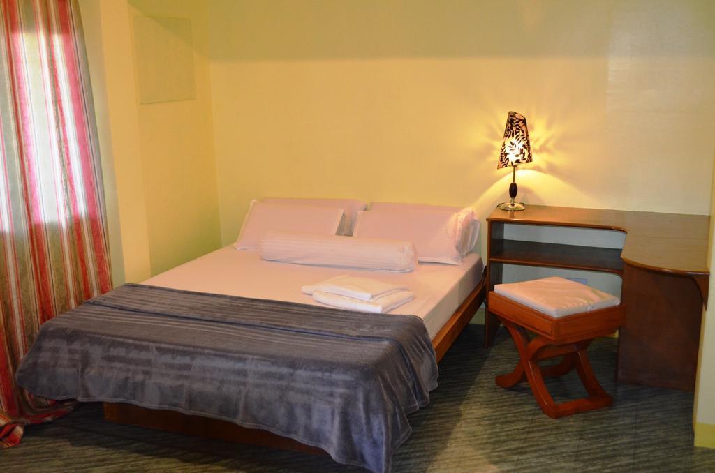 Blue Bamboo Hotel Balabag  Ruang foto