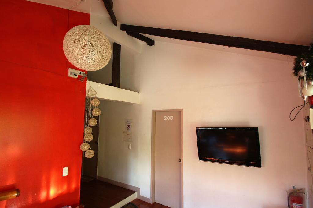 Blue Bamboo Hotel Balabag  Bagian luar foto