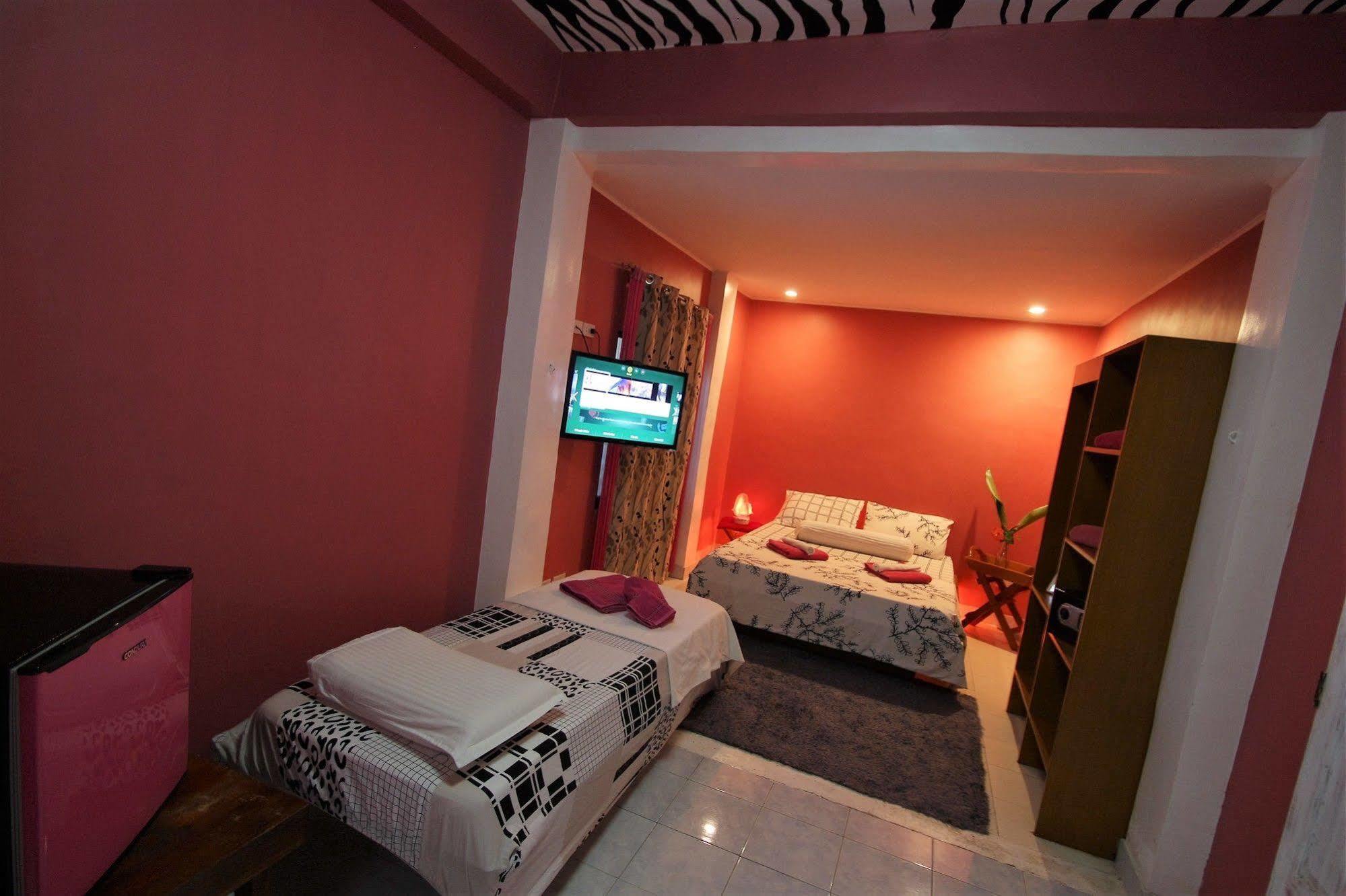 Blue Bamboo Hotel Balabag  Bagian luar foto