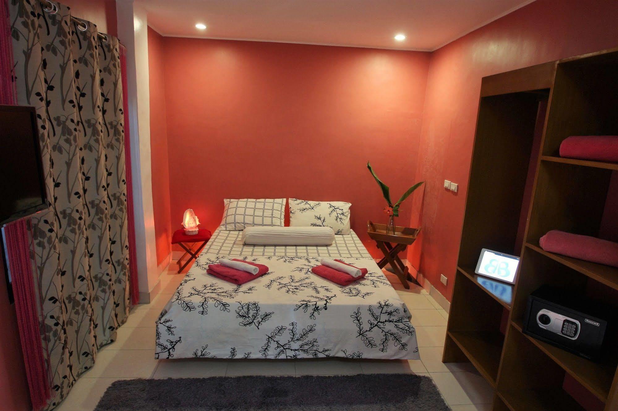 Blue Bamboo Hotel Balabag  Bagian luar foto