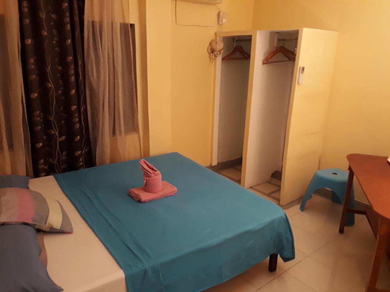 Blue Bamboo Hotel Balabag  Bagian luar foto